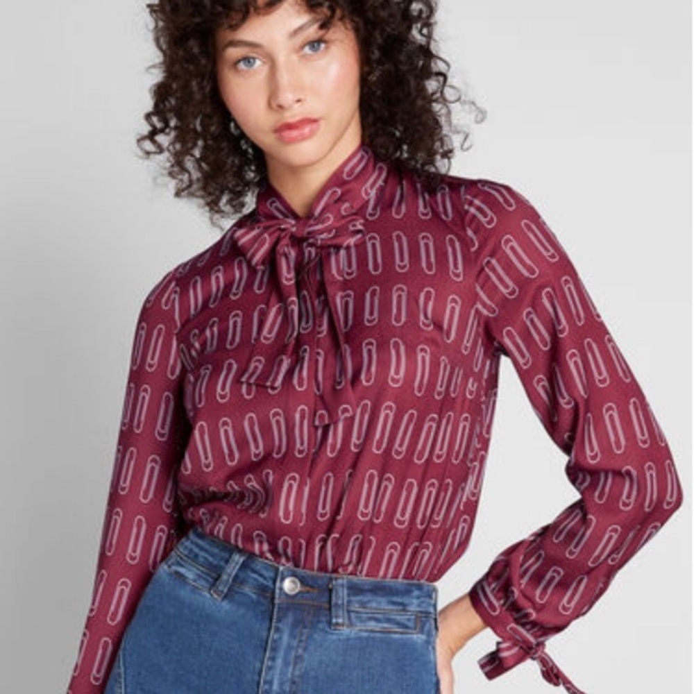 MODCLOTH positive professionalism paper clip blouse size large red novelty